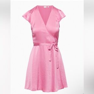 Wilfred for Aritzia NWT Mademoiselle Bubble Pink Satin Wrap Mini Dress Medium
